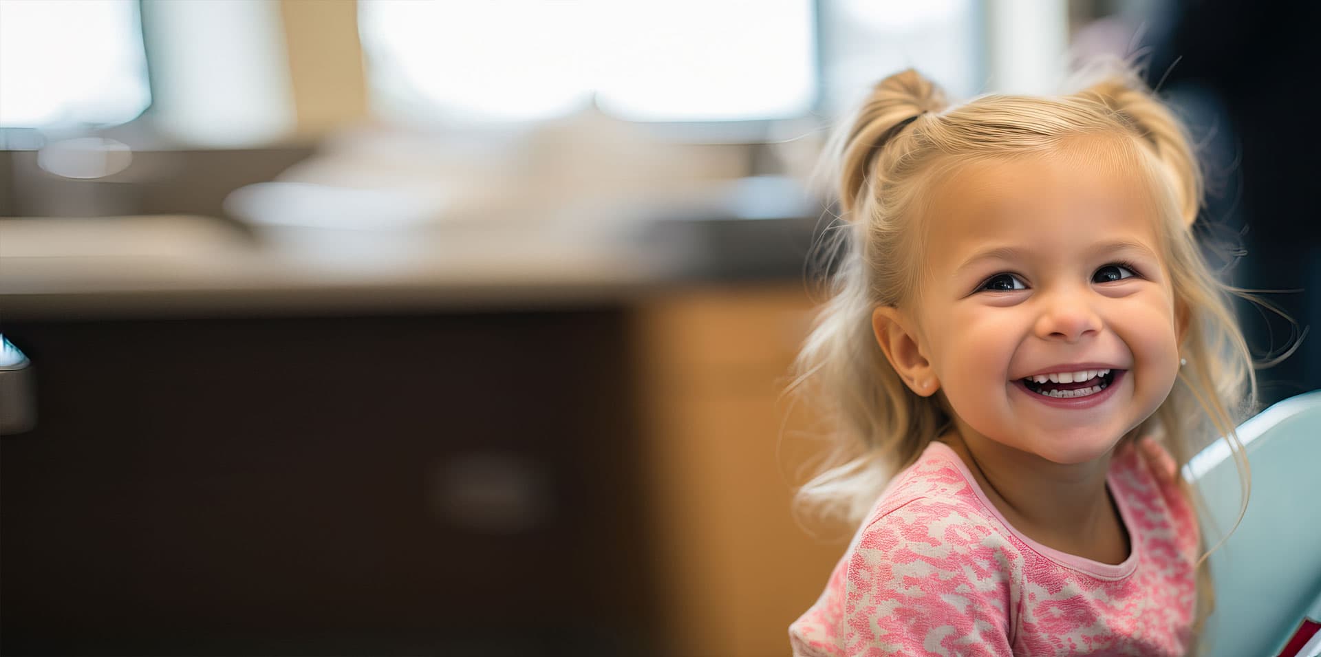 Reserva una primera consulta gratuita para la revisión dental de tu pequeño