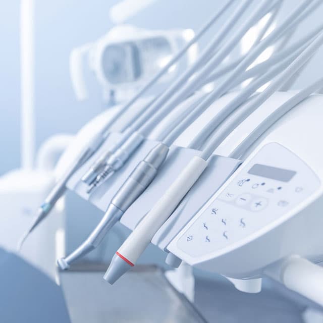 Contacta con Pontus Dental en Pontevedra